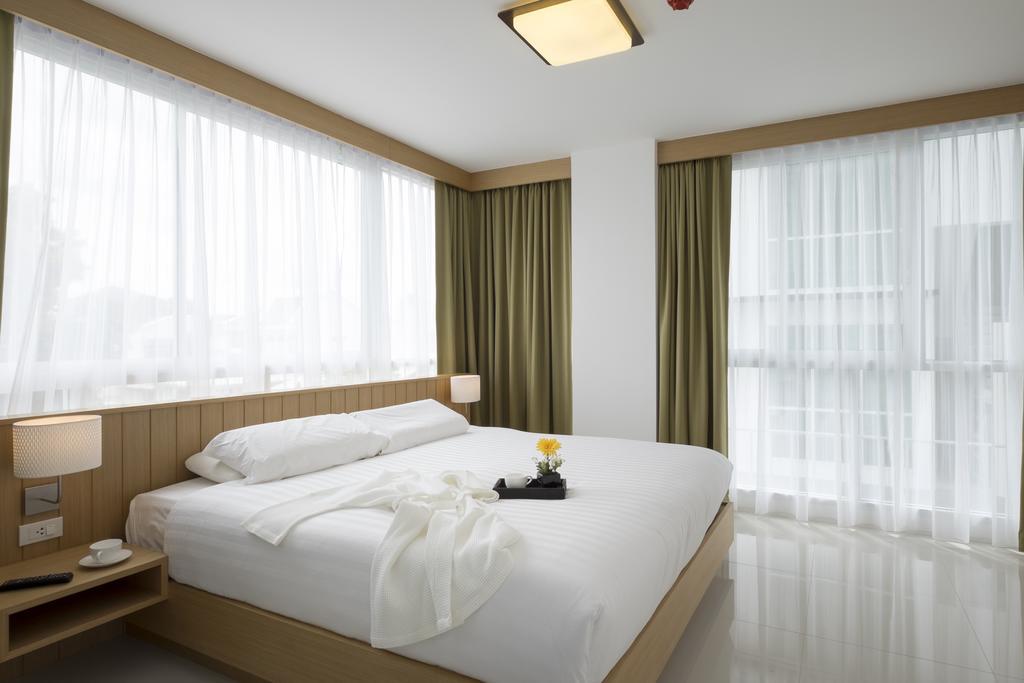 Modern Thai Suites Phuket Oda fotoğraf