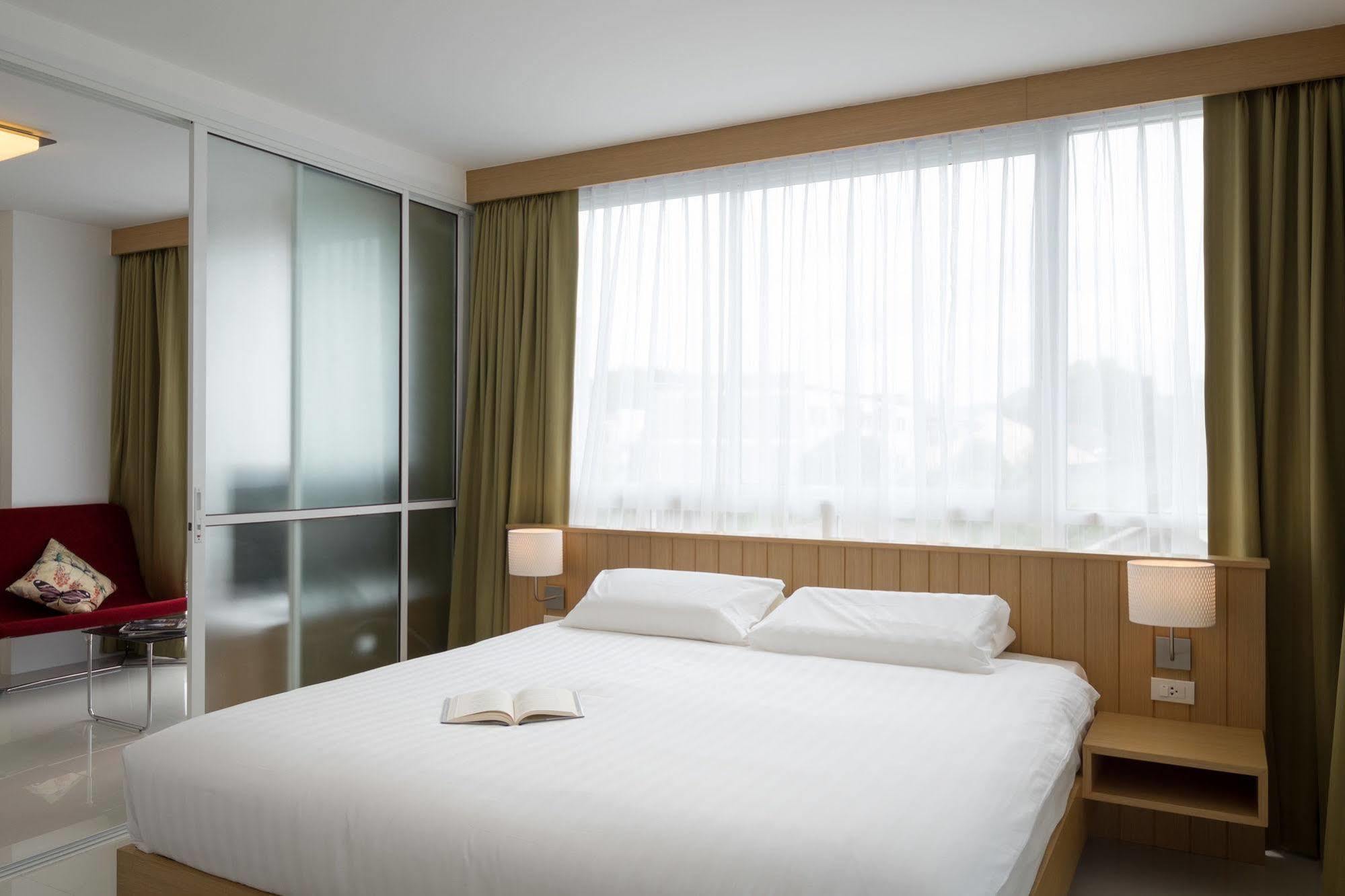 Modern Thai Suites Phuket Dış mekan fotoğraf